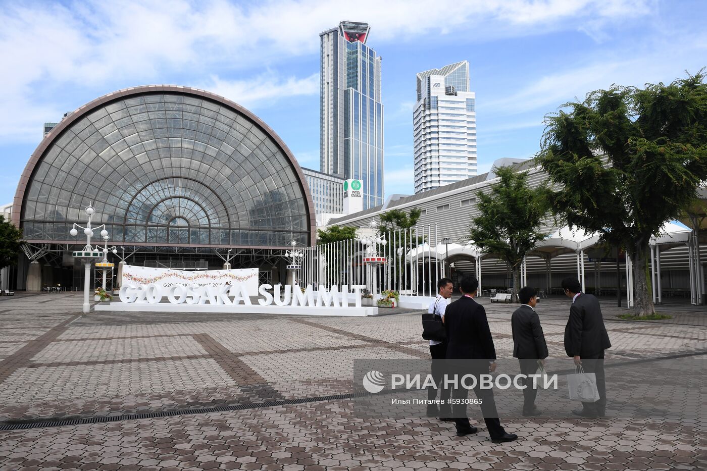 Рабочий визит президента РФ В. Путина в Японию для участия в саммите "Группы двадцати"