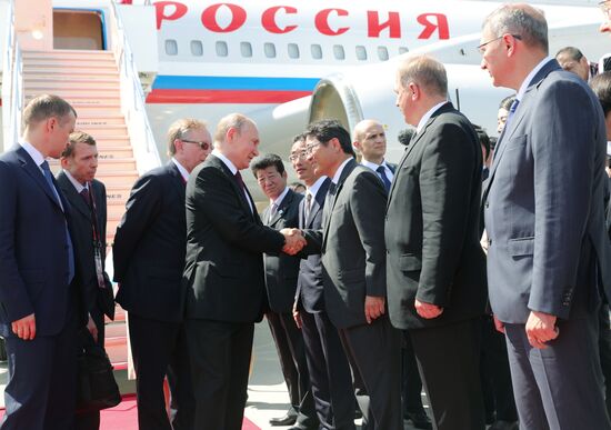 Рабочий визит президента РФ В. Путина в Японию для участия в саммите "Группы двадцати"