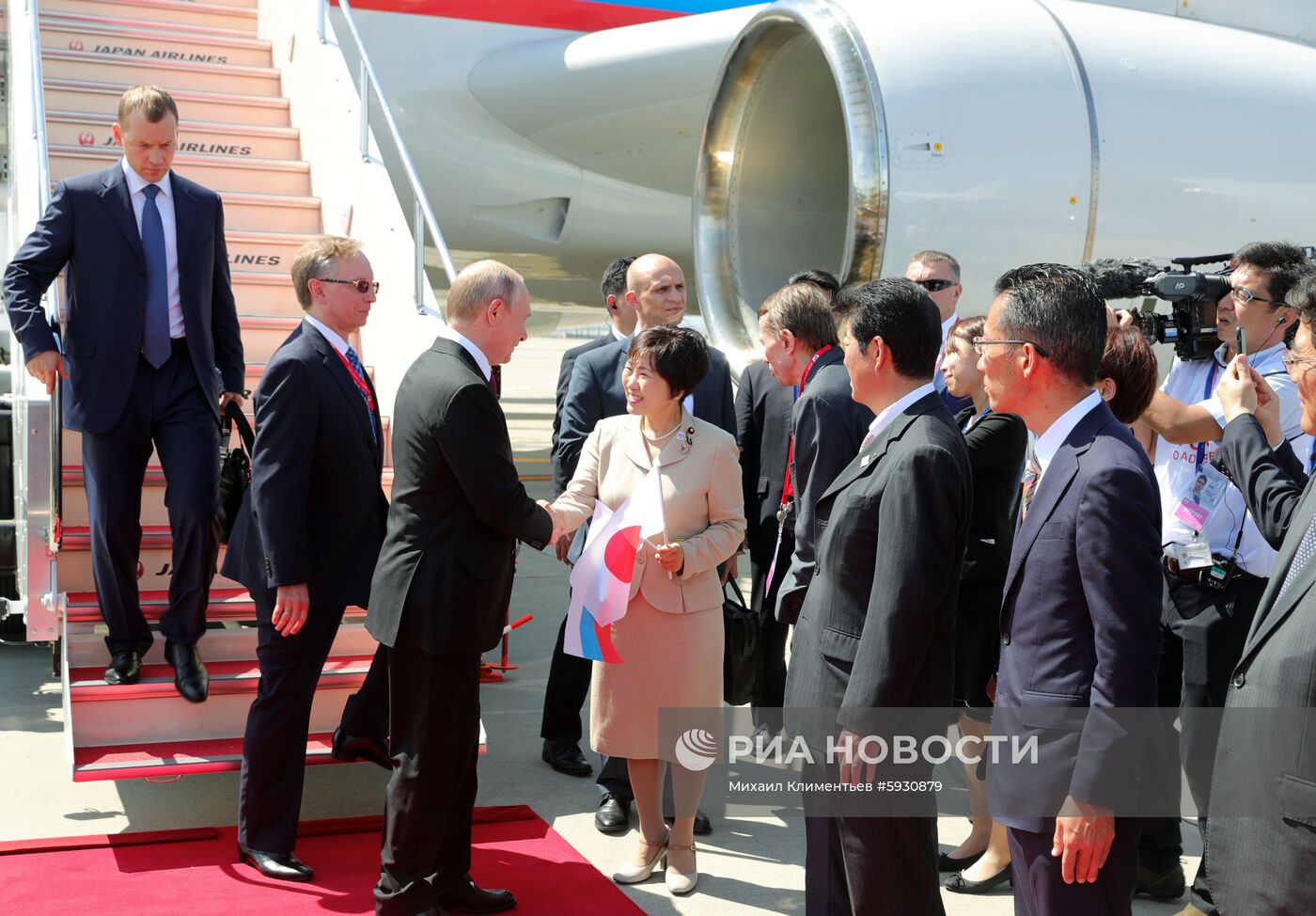 Рабочий визит президента РФ В. Путина в Японию для участия в саммите "Группы двадцати"