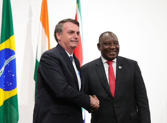 Рабочий визит президента РФ В. Путина в Японию для участия в саммите "Группы двадцати"