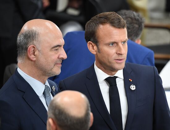 Рабочий визит президента РФ В. Путина в Японию для участия в саммите "Группы двадцати"