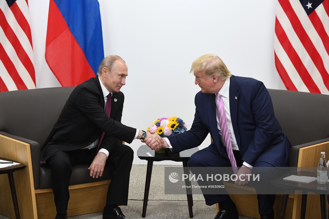 Рабочий визит президента РФ В. Путина в Японию для участия в саммите "Группы двадцати"