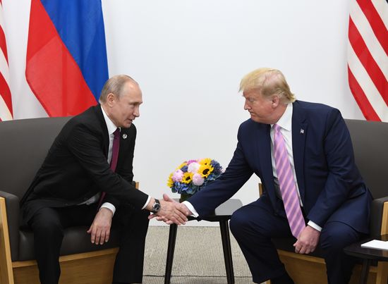 Рабочий визит президента РФ В. Путина в Японию для участия в саммите "Группы двадцати"