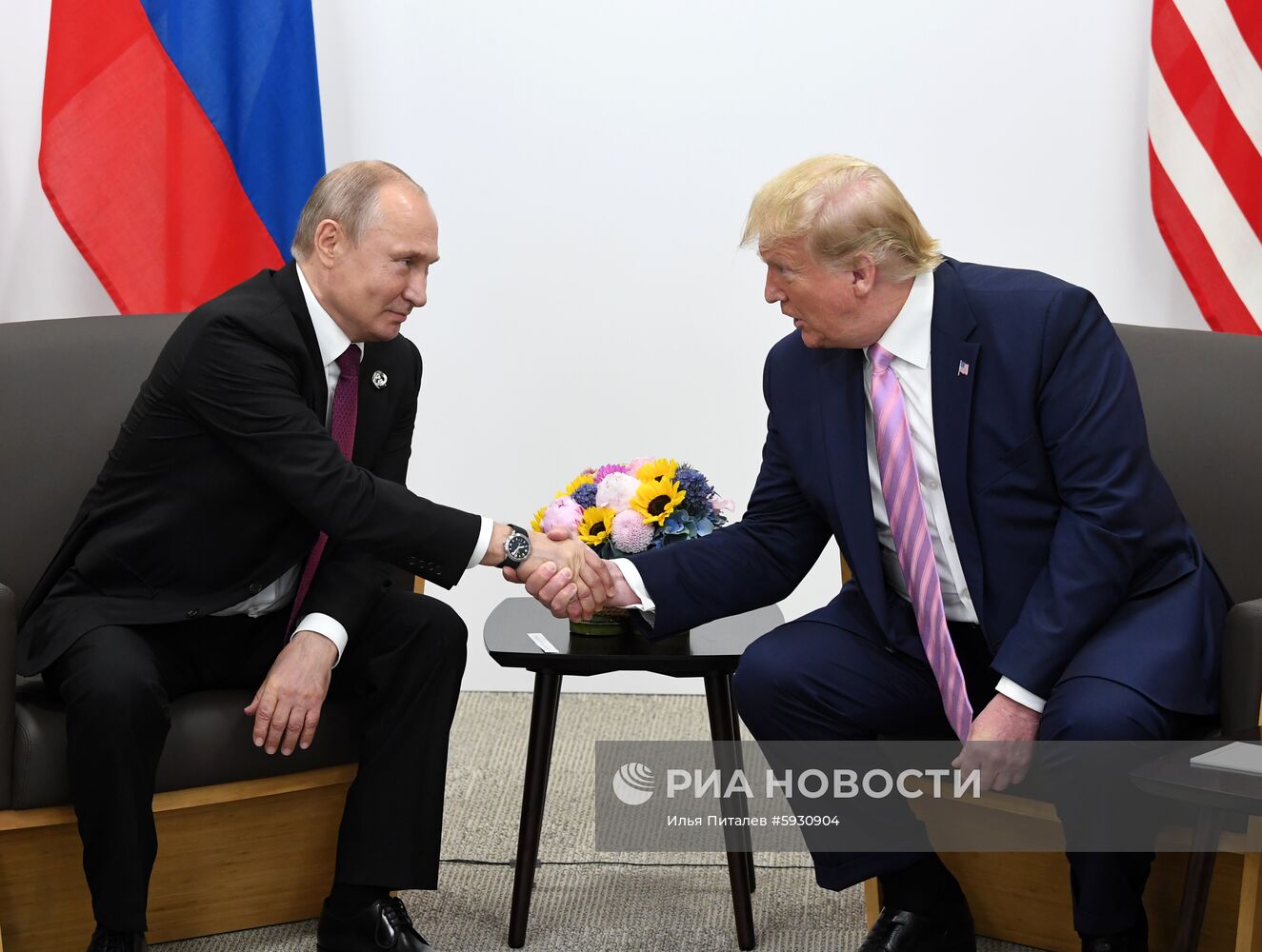 Рабочий визит президента РФ В. Путина в Японию для участия в саммите "Группы двадцати"