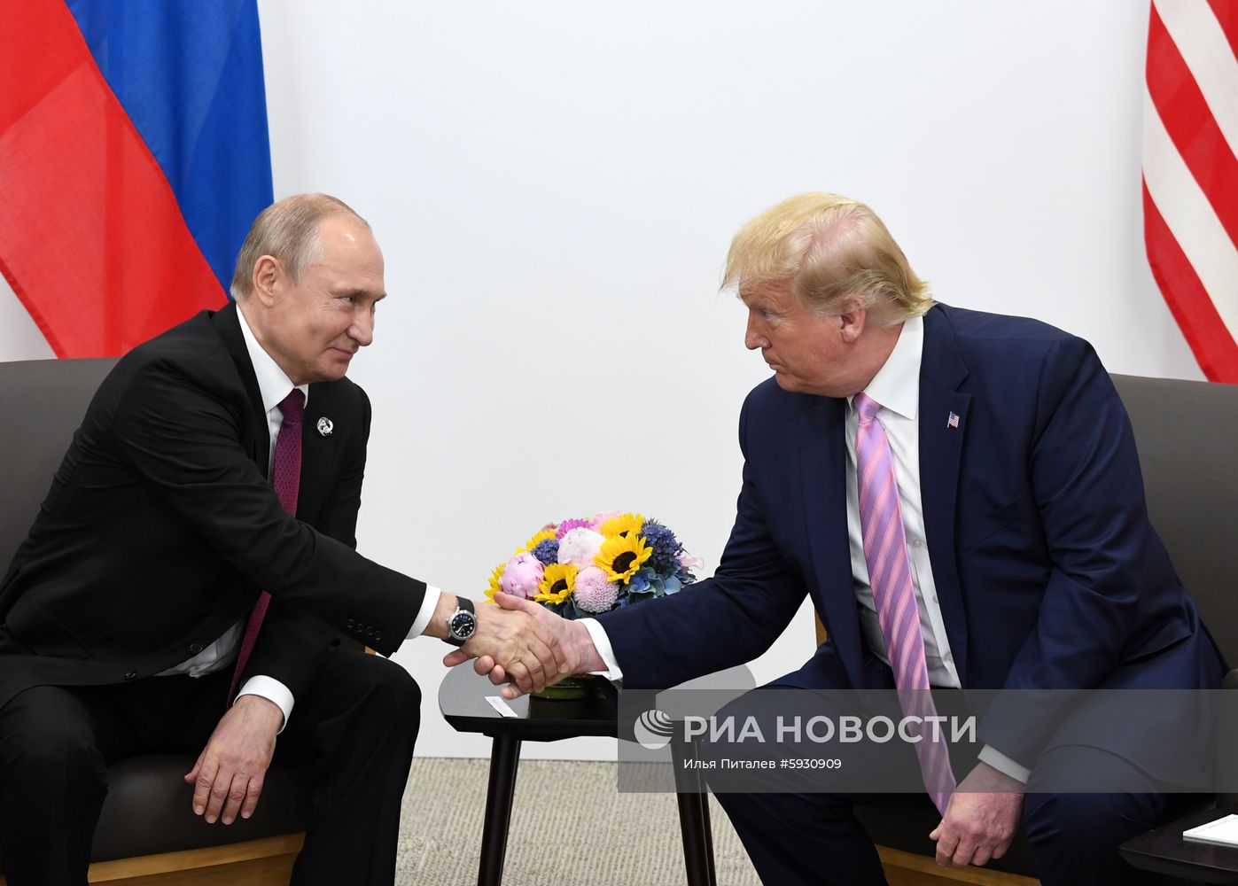 Рабочий визит президента РФ В. Путина в Японию для участия в саммите "Группы двадцати"