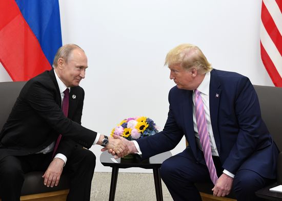 Рабочий визит президента РФ В. Путина в Японию для участия в саммите "Группы двадцати"