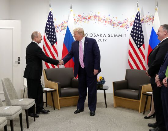 Рабочий визит президента РФ В. Путина в Японию для участия в саммите "Группы двадцати"