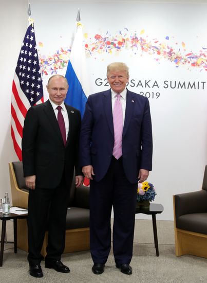 Рабочий визит президента РФ В. Путина в Японию для участия в саммите "Группы двадцати"