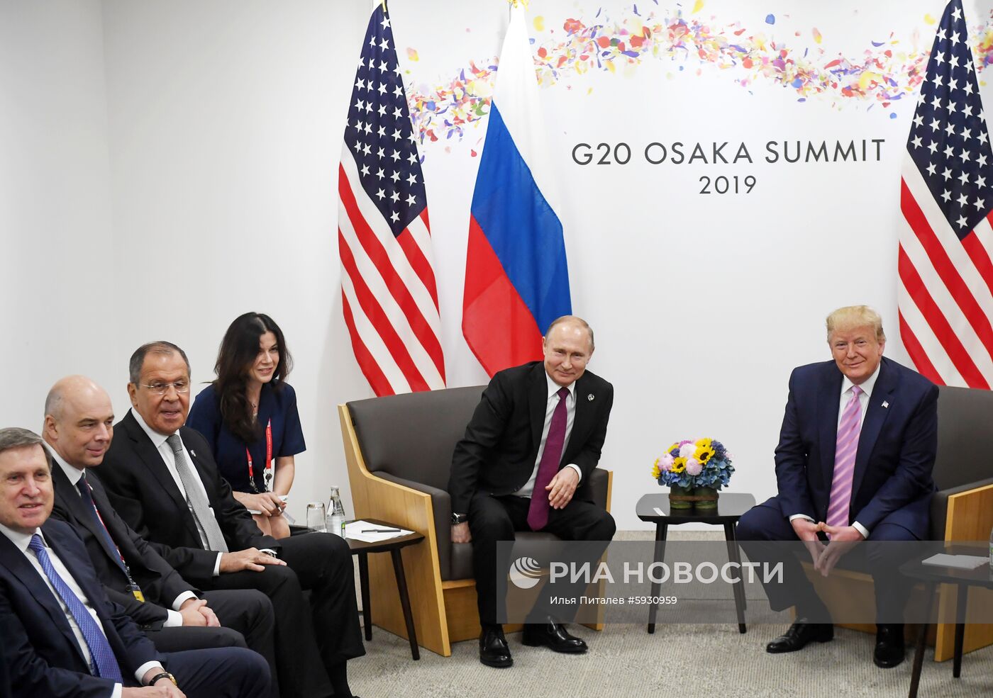 Рабочий визит президента РФ В. Путина в Японию для участия в саммите "Группы двадцати"