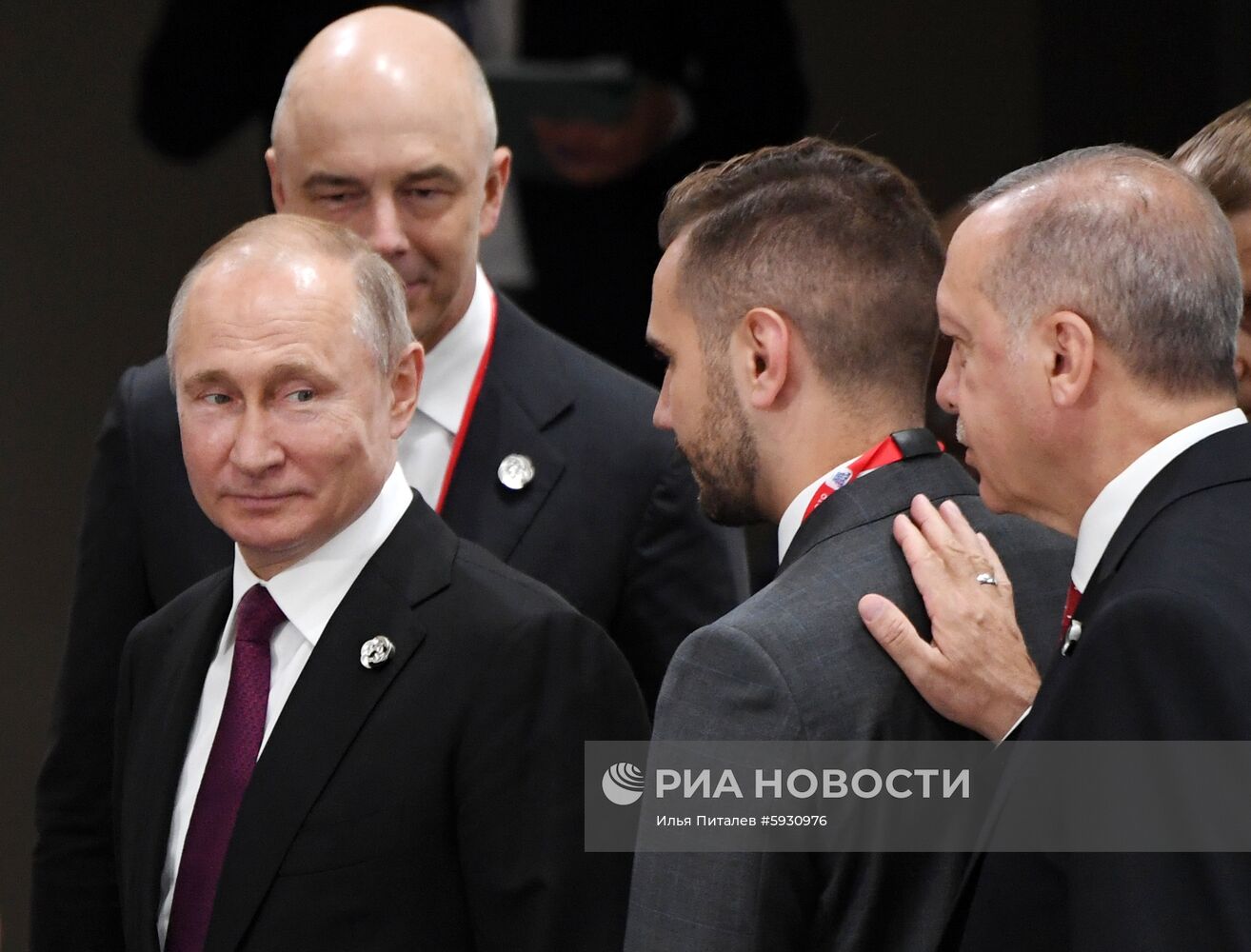 Рабочий визит президента РФ В. Путина в Японию для участия в саммите "Группы двадцати"
