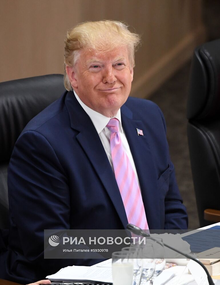 Рабочий визит президента РФ В. Путина в Японию для участия в саммите "Группы двадцати"