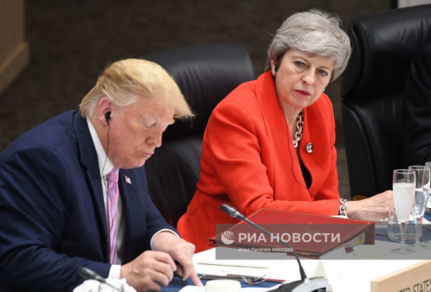 Рабочий визит президента РФ В. Путина в Японию для участия в саммите "Группы двадцати"