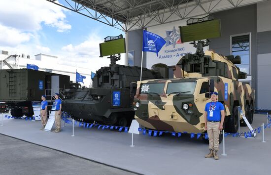 Открытие международного военно-технического форума "Армия-2019" 