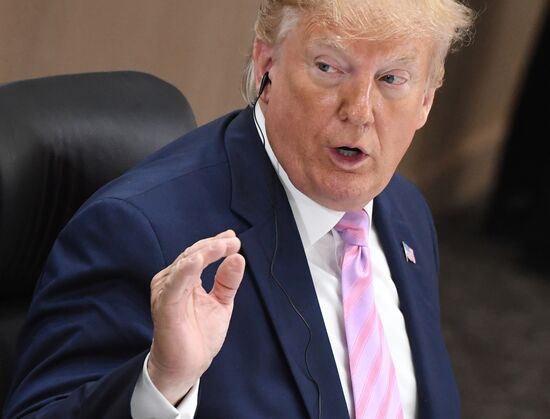 Рабочий визит президента РФ В. Путина в Японию для участия в саммите "Группы двадцати"