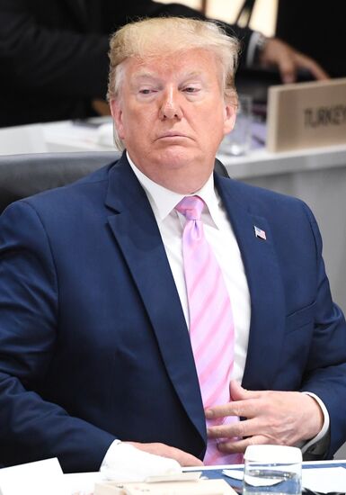 Рабочий визит президента РФ В. Путина в Японию для участия в саммите "Группы двадцати"