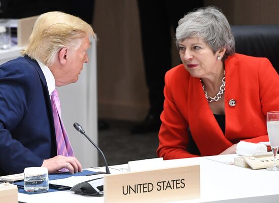 Рабочий визит президента РФ В. Путина в Японию для участия в саммите "Группы двадцати"