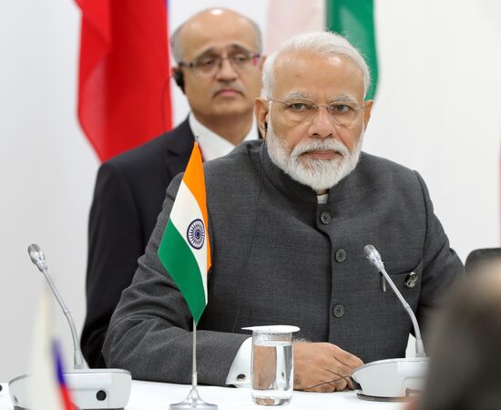 Рабочий визит президента РФ В. Путина в Японию для участия в саммите "Группы двадцати"