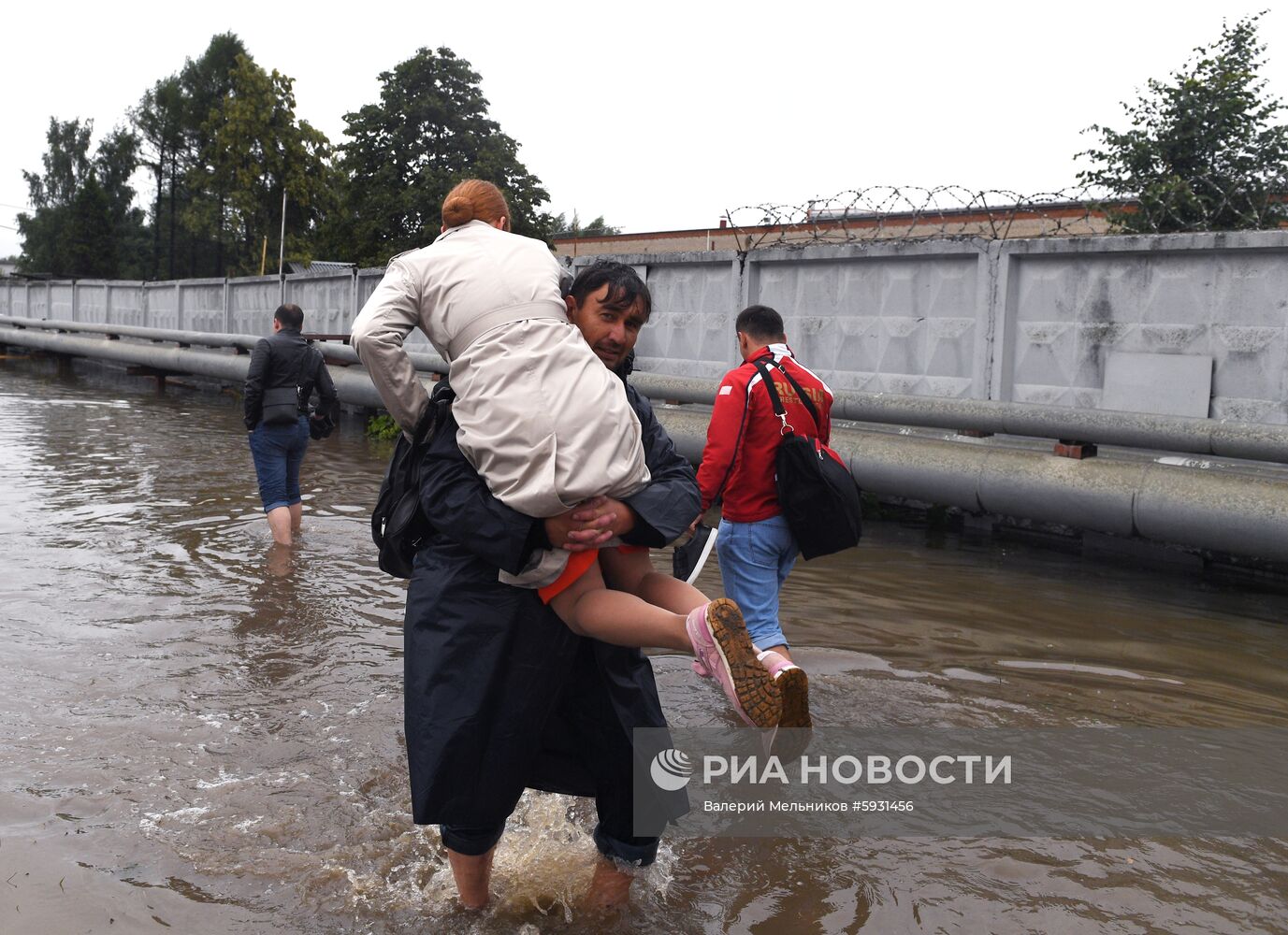 Дорогу к аэропорту Шереметьево затопило из-за сильных дождей