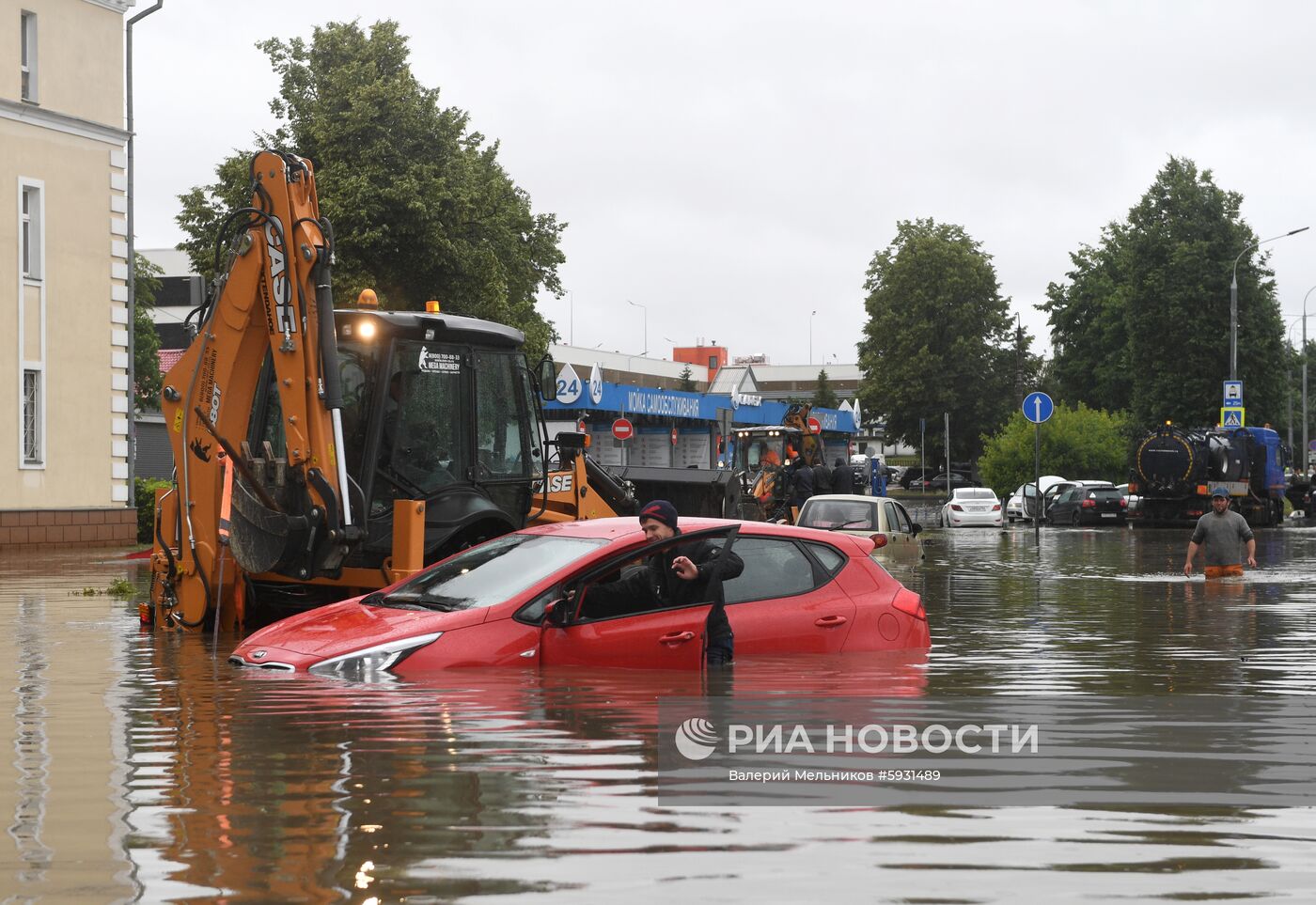 Дорогу к аэропорту Шереметьево затопило из-за сильных дождей