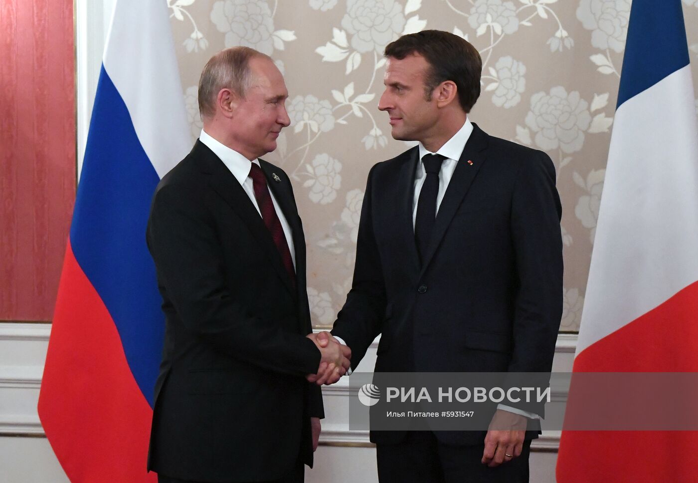 Рабочий визит президента РФ В. Путина в Японию для участия в саммите "Группы двадцати"