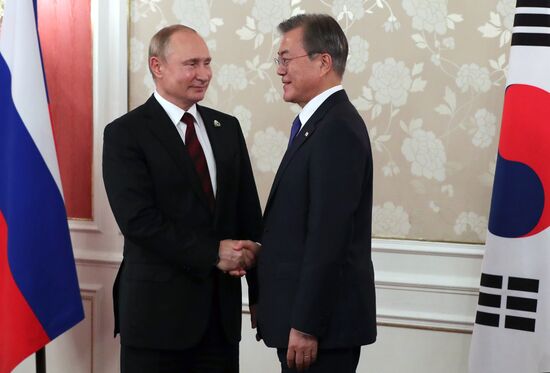 Рабочий визит президента РФ В. Путина в Японию для участия в саммите "Группы двадцати"