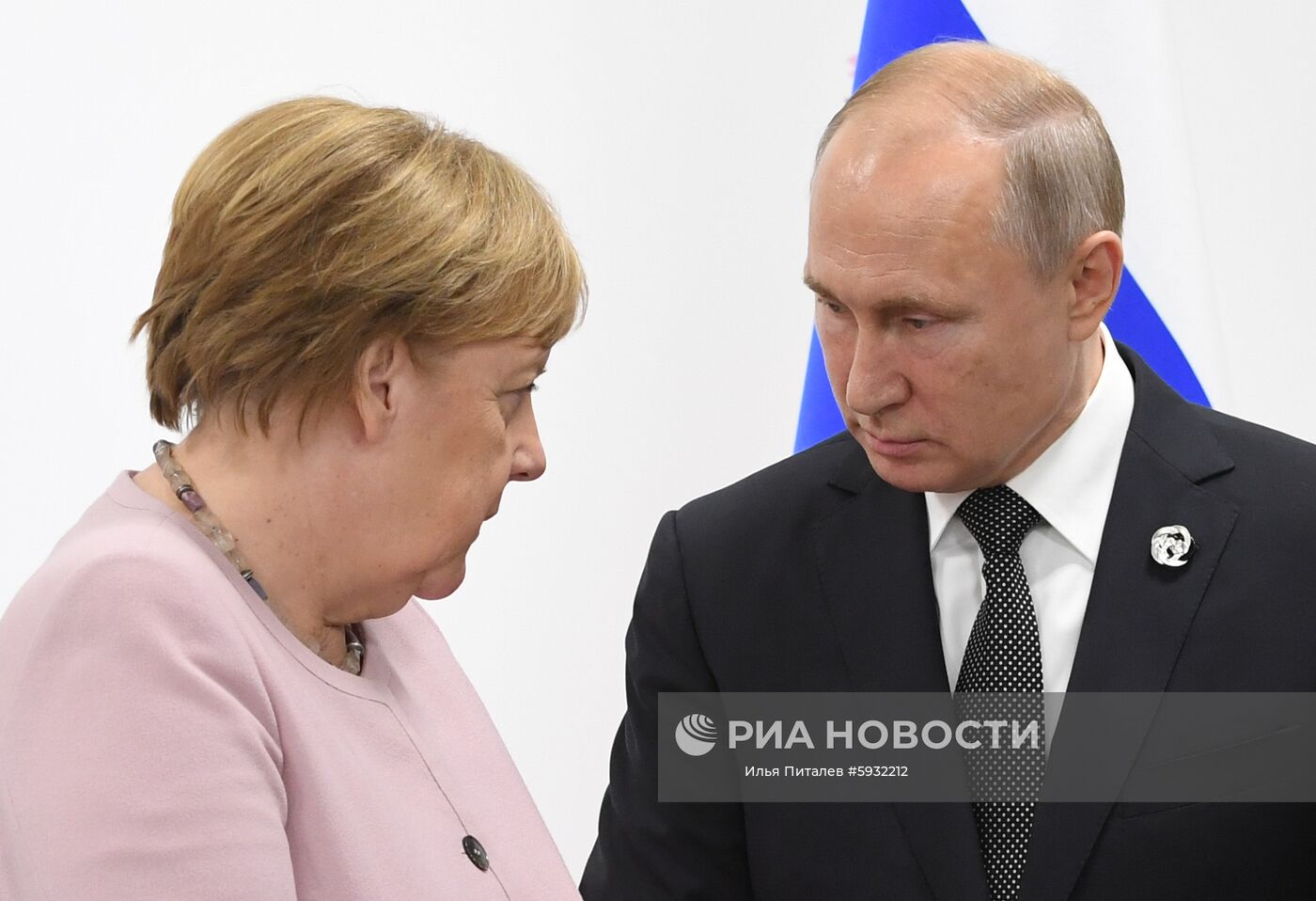 Рабочий визит президента РФ В. Путина в Японию для участия в саммите "Группы двадцати". День второй