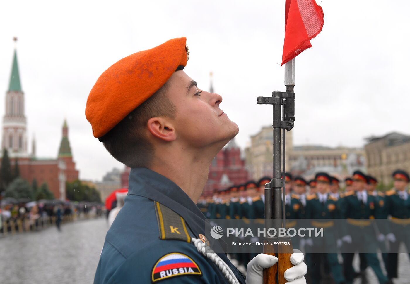 Выпуск курсантов вузов МЧС России на Красной площади