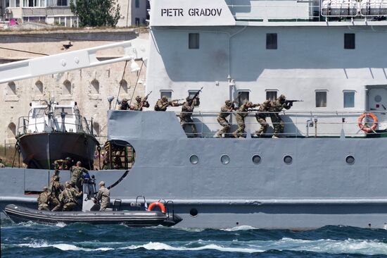 Международный военно-технический форум "Армия-2019" в Севастополе