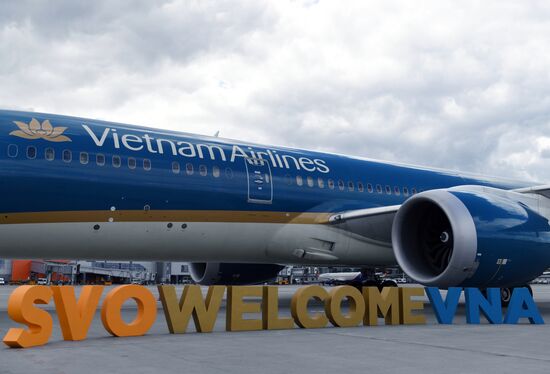 Встреча рейса авиакомпании Vietnam Airlines в аэропорту Шереметьево 