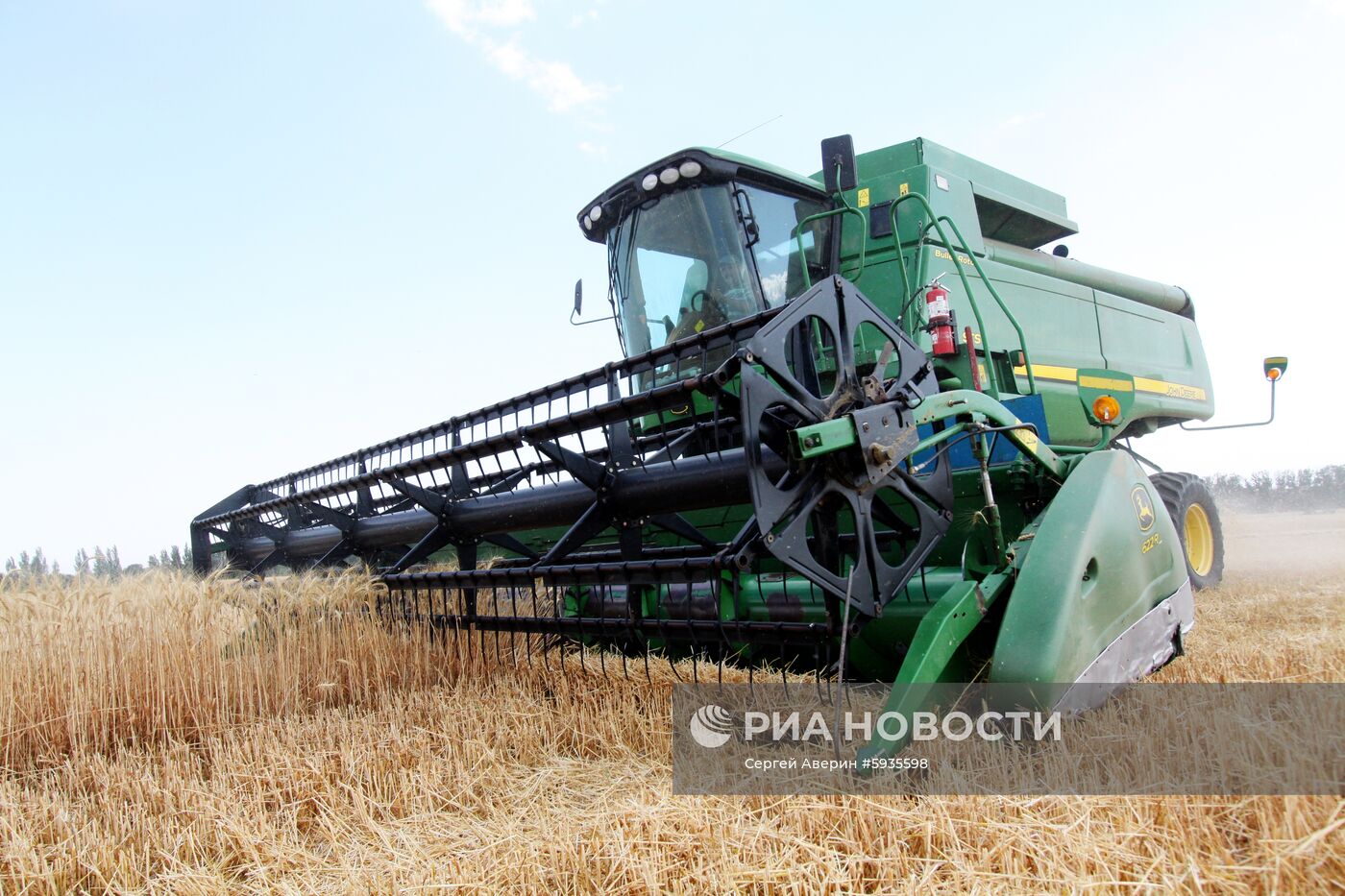 Уборка зерновых в Донецкой и Луганской областях