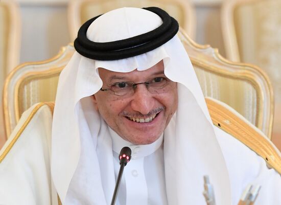 Встреча главы МИД РФ С. Лаврова и генсекретаря ОИС Ю. Осаимина