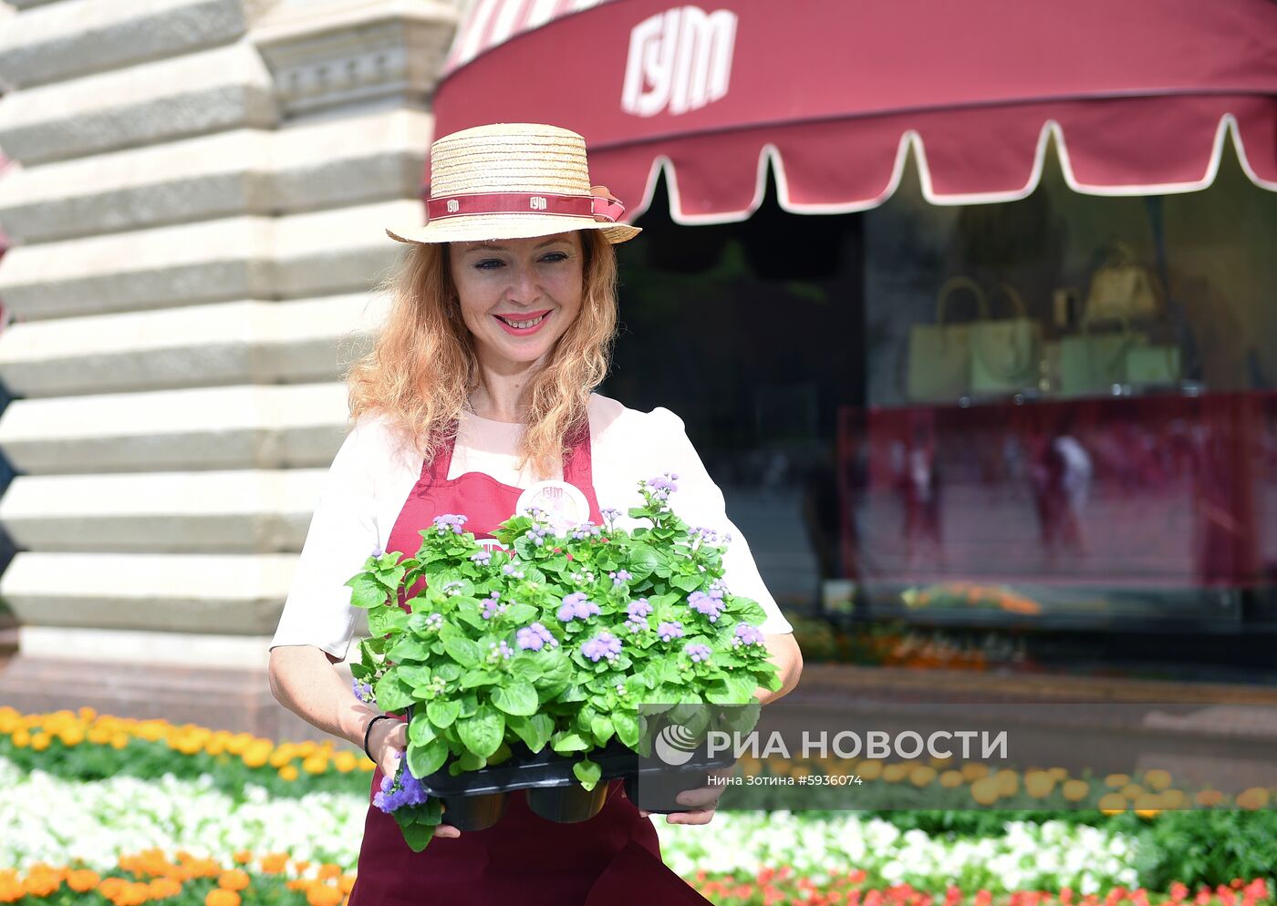 Фестиваль цветов в ГУМе