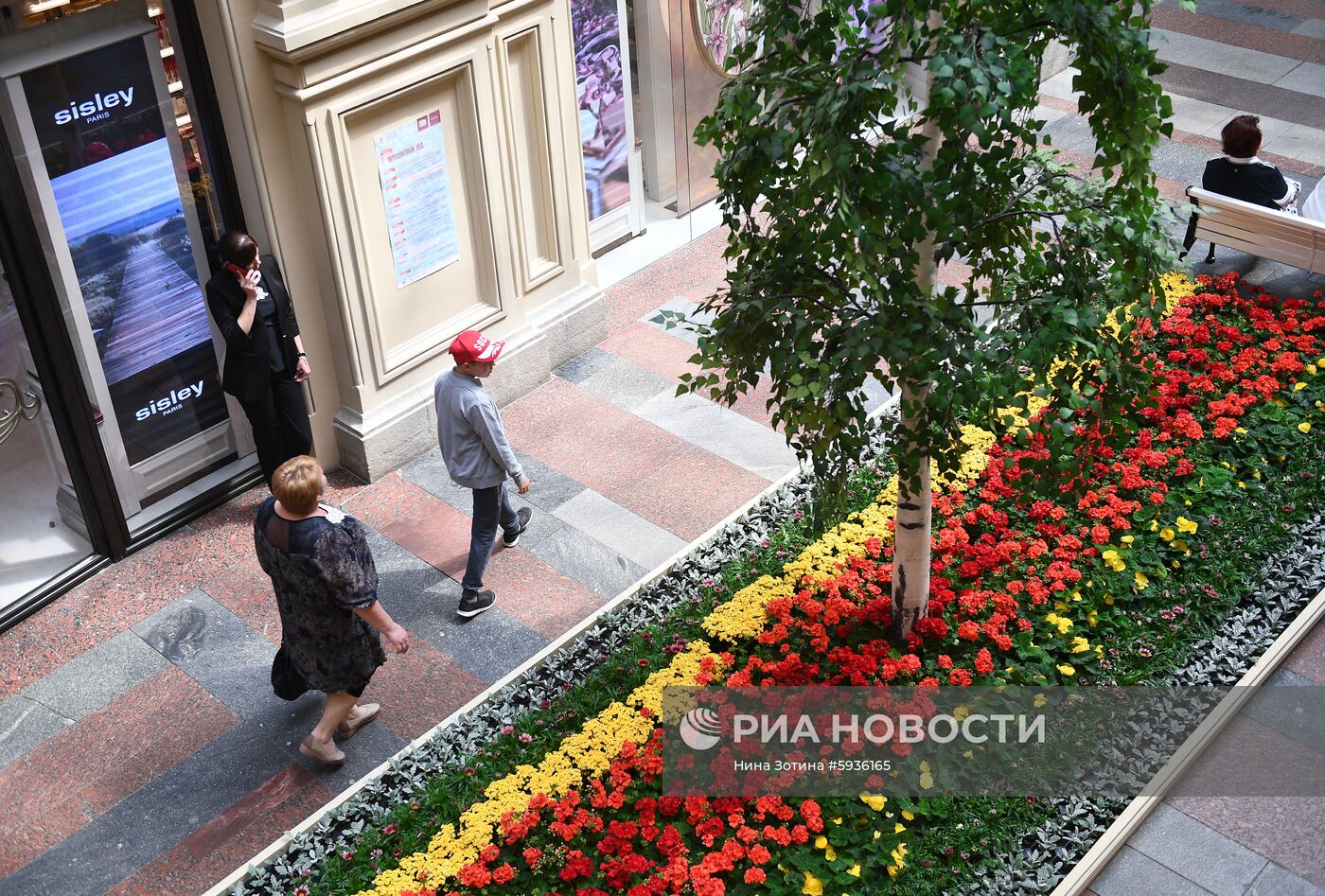 Фестиваль цветов в ГУМе