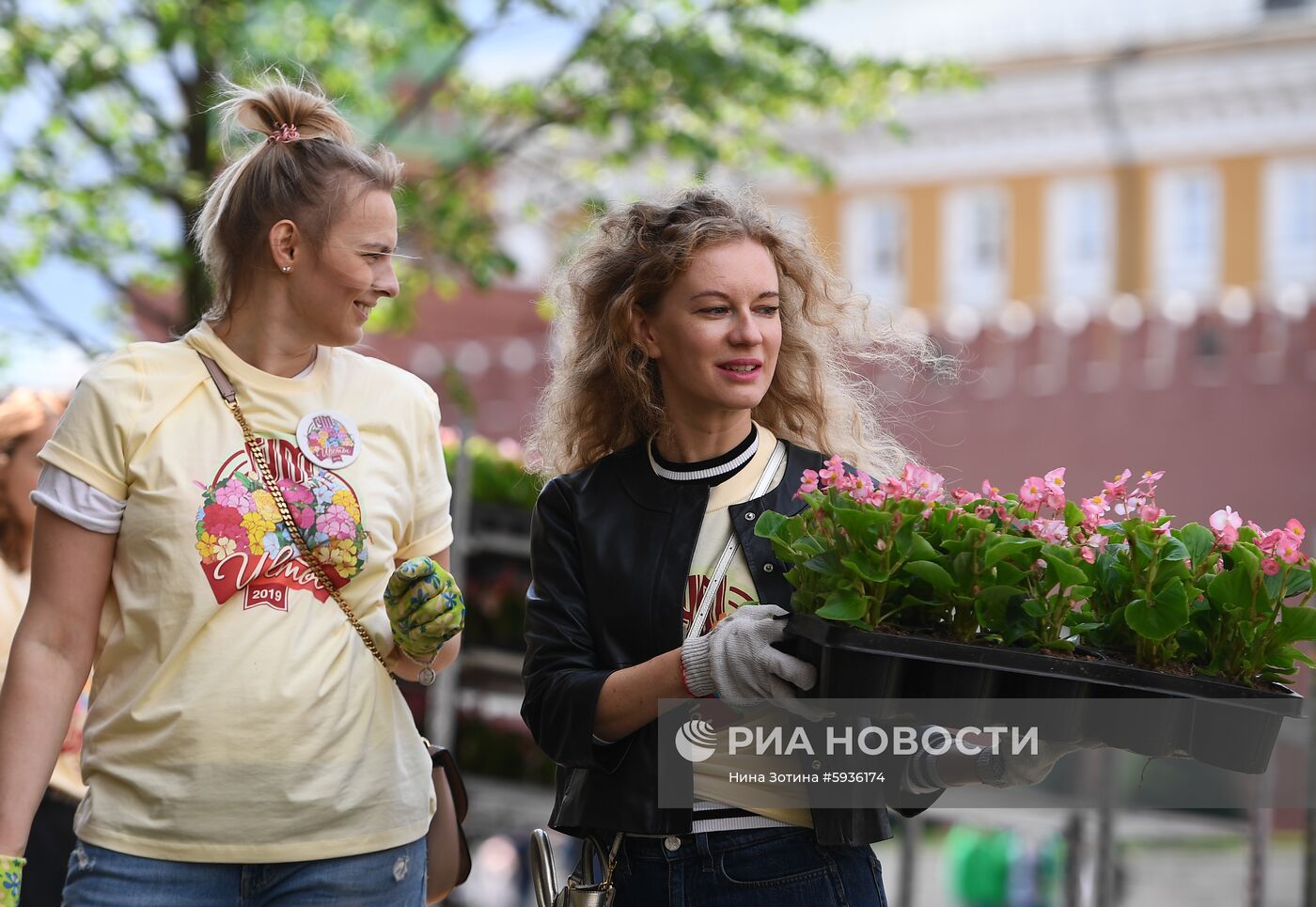 Фестиваль цветов в ГУМе