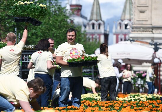 Фестиваль цветов в ГУМе