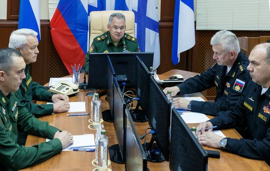 Министр обороны РФ С. Шойгу прибыл  в Североморск
