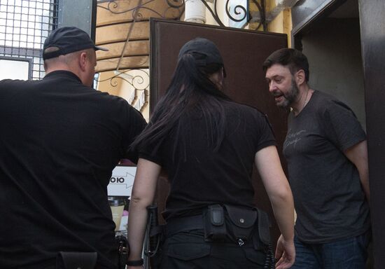 Заседание суда по делу журналиста К. Вышинского