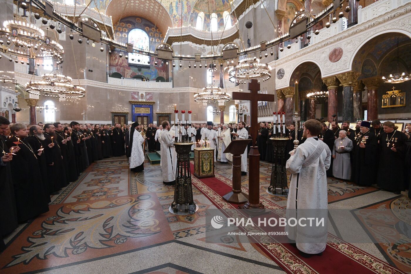 Панихида по погибшим морякам-подводникам в Кронштадтском морском соборе