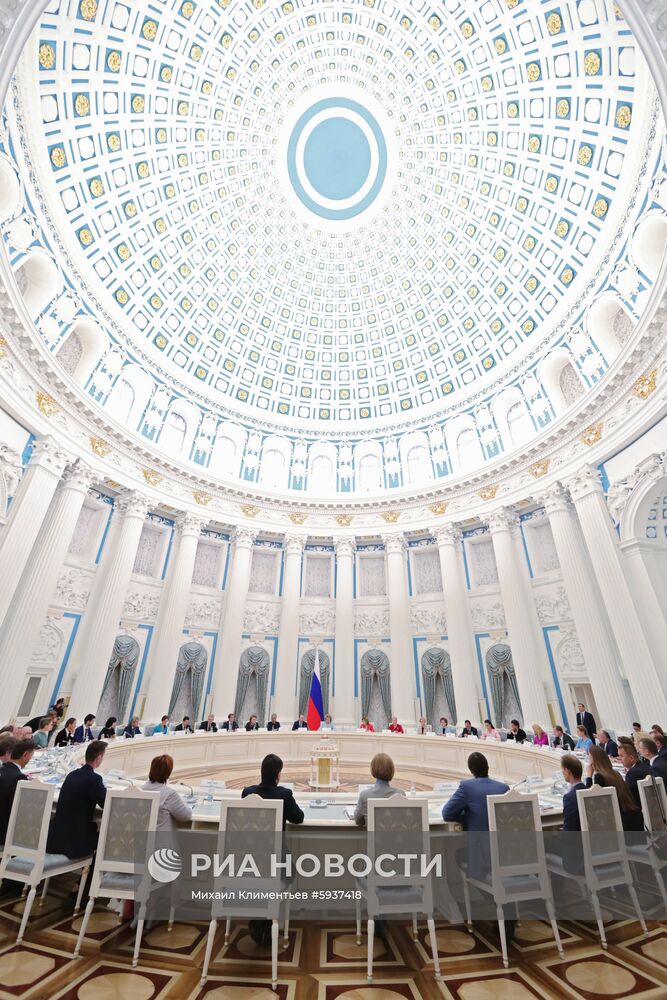 Заседание Совета при президенте РФ по реализации госполитики в сфере защиты детей