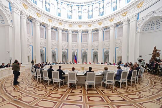 Заседание Совета при президенте РФ по реализации госполитики в сфере защиты детей