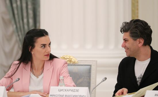 Заседание Совета при президенте РФ по реализации госполитики в сфере защиты детей