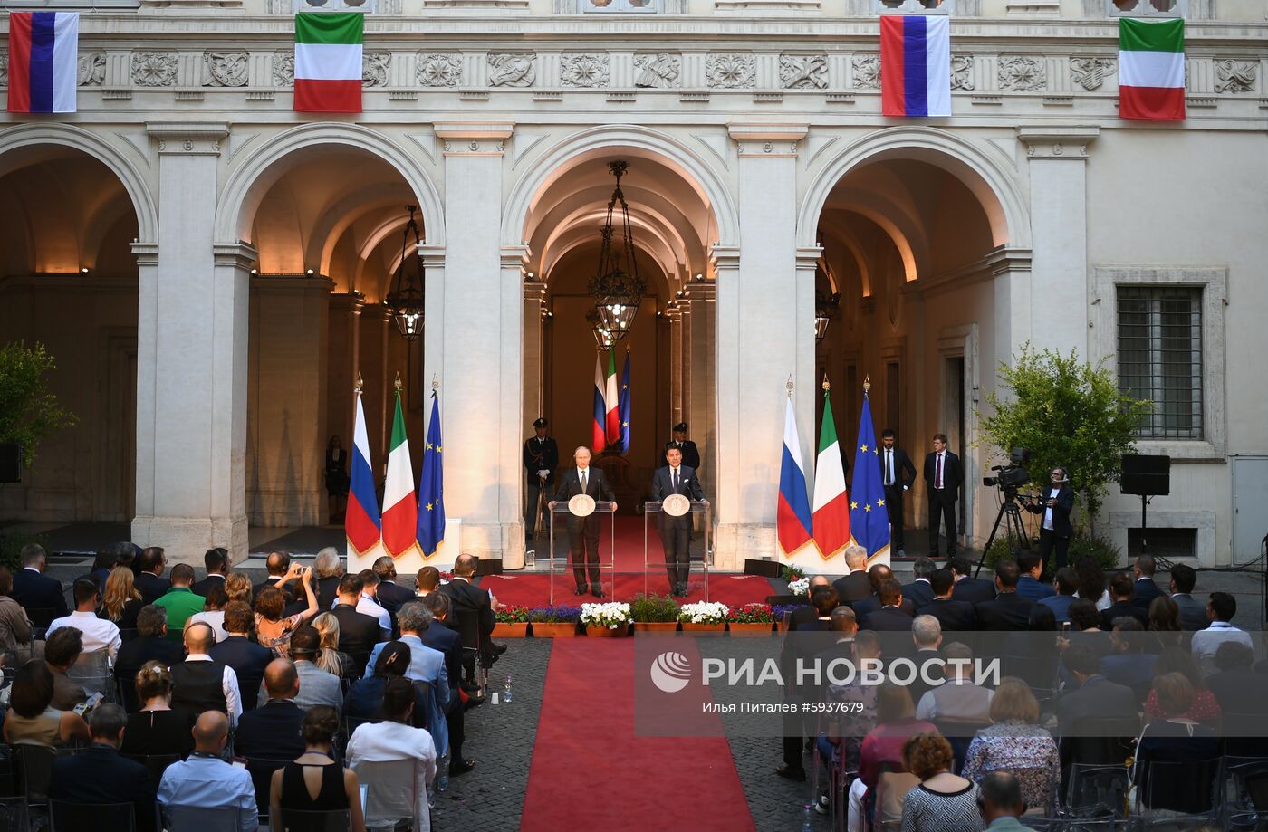 Официальный визит президента РФ В. Путина в Италию