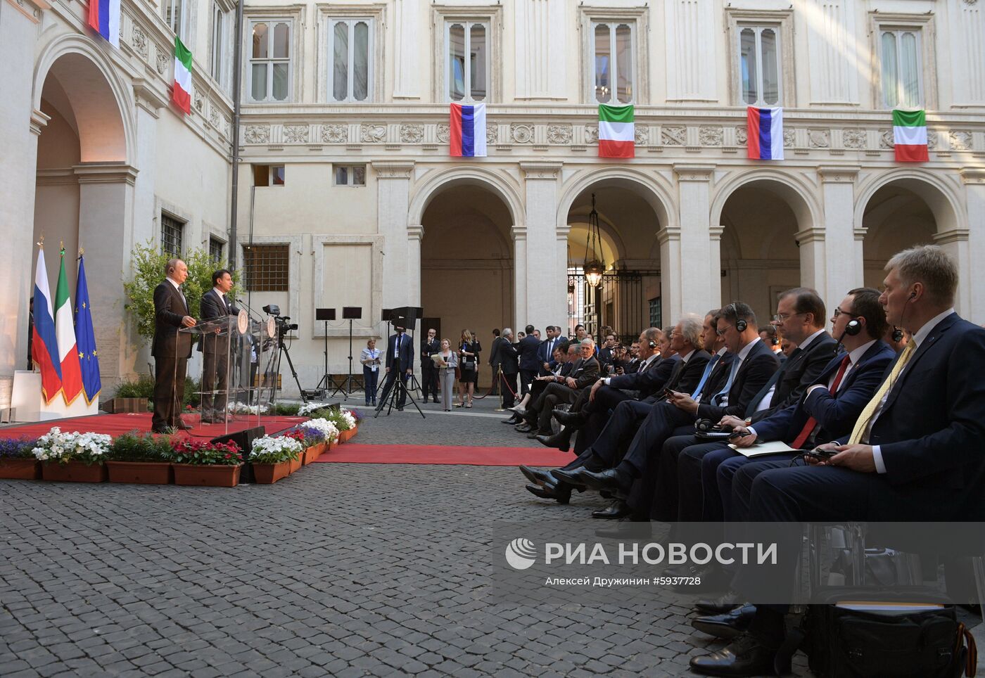 Официальный визит президента РФ В. Путина в Италию