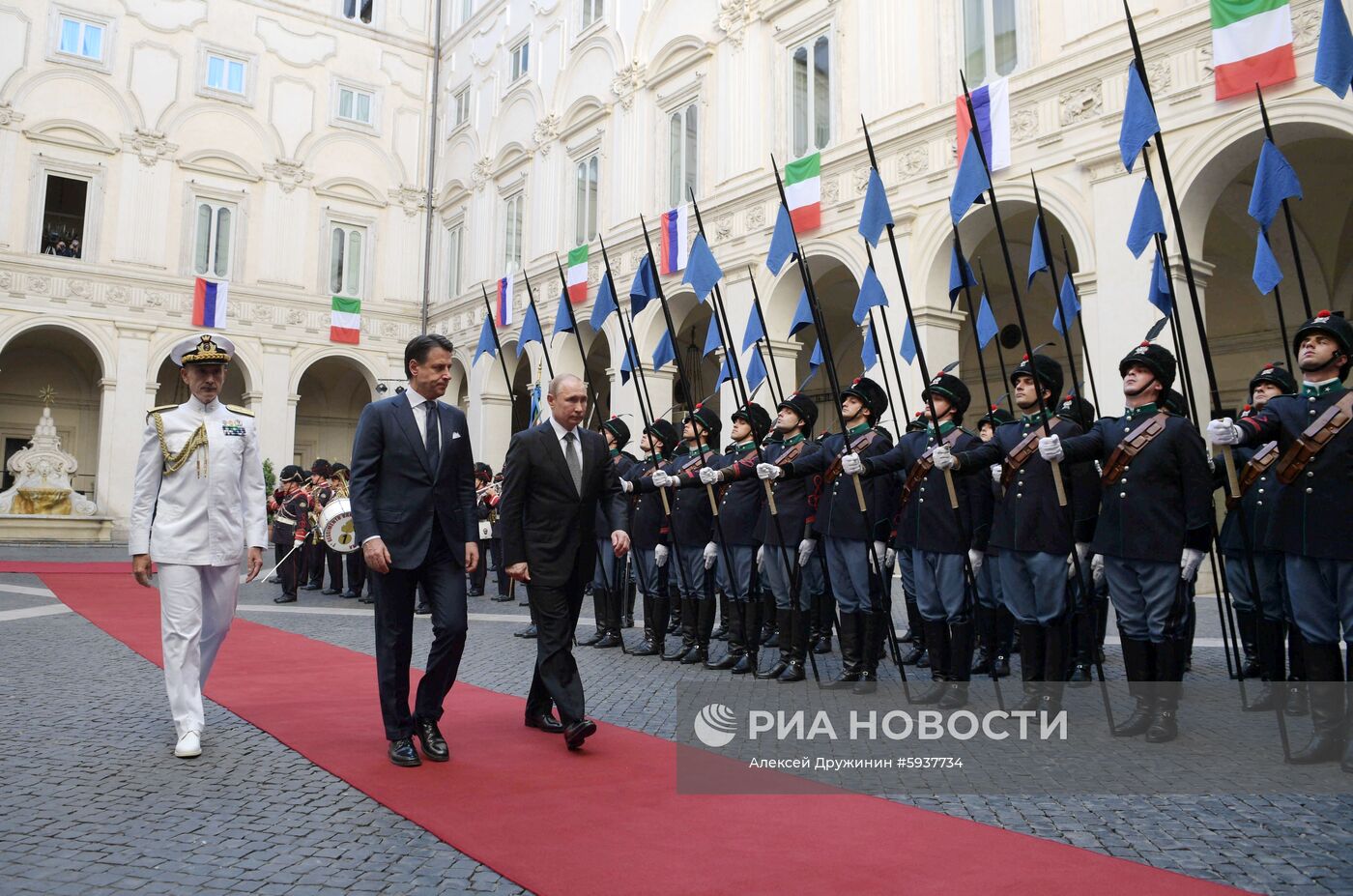 Официальный визит президента РФ В. Путина в Италию