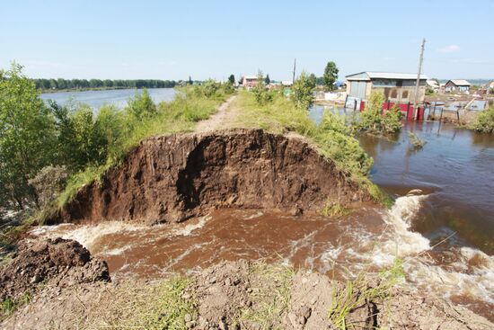 Ситуация в зоне подтопления в Иркутской области