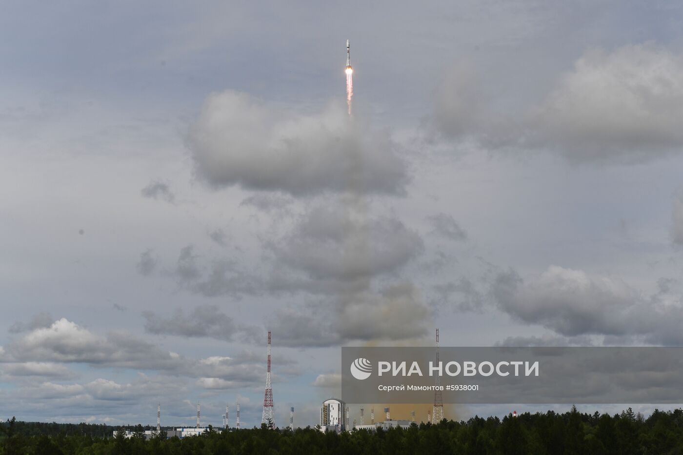 Пуск РН"Союз-2.1б" со спутником "Метеор-М" с космодрома Восточный