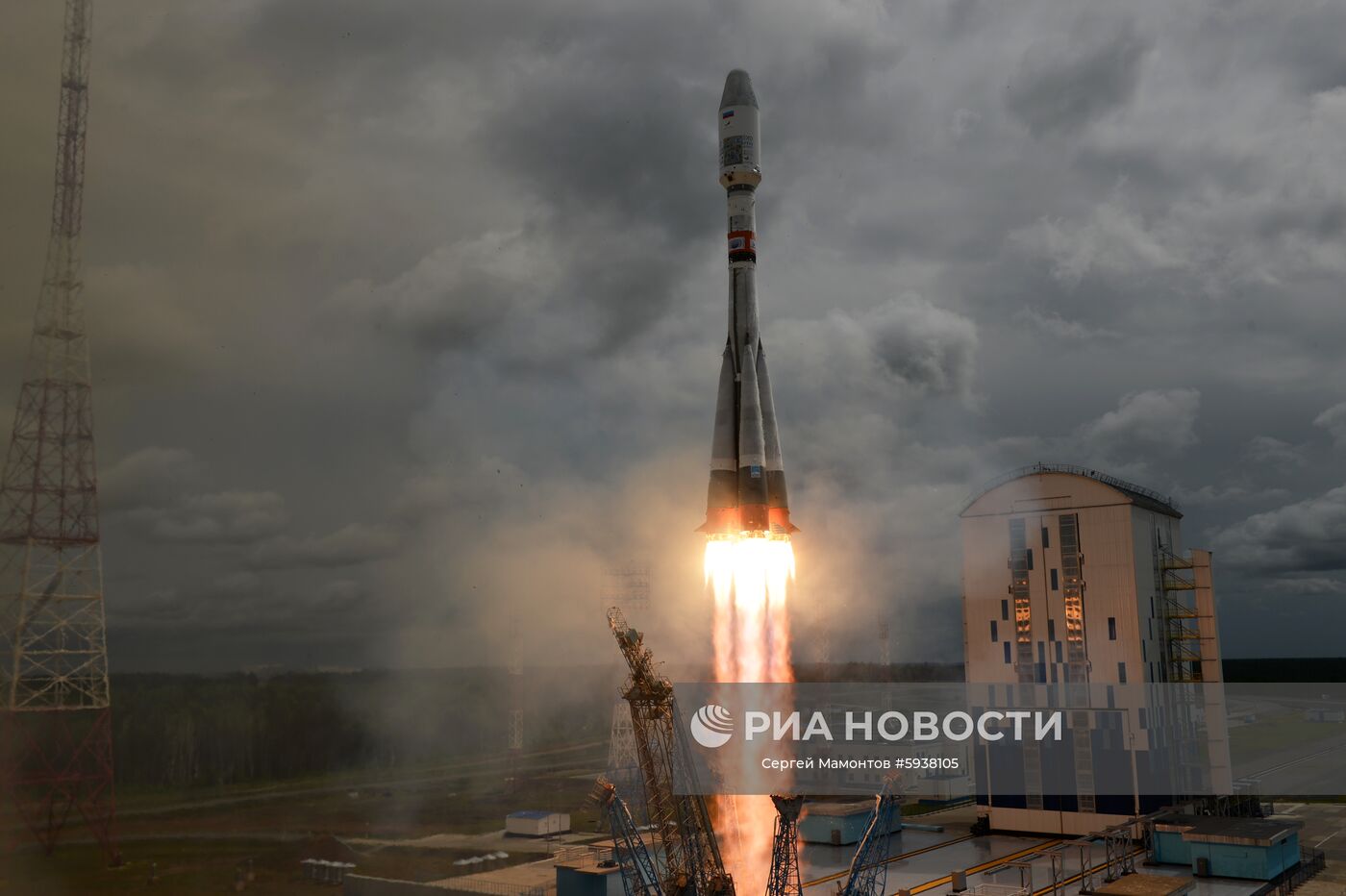 Пуск РН"Союз-2.1б" со спутником "Метеор-М" с космодрома Восточный