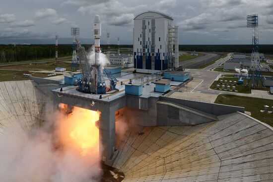 Пуск РН"Союз-2.1б" со спутником "Метеор-М" с космодрома Восточный