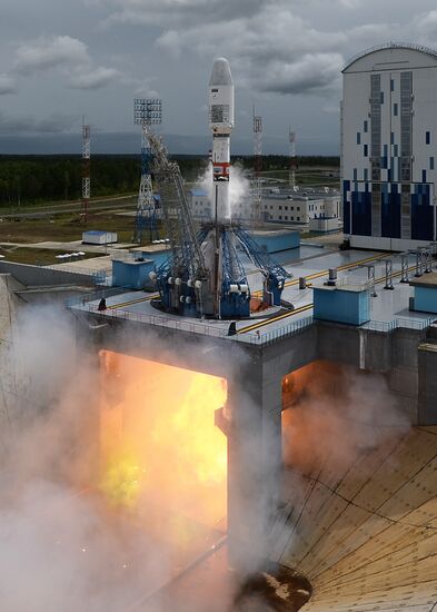 Пуск РН"Союз-2.1б" со спутником "Метеор-М" с космодрома Восточный