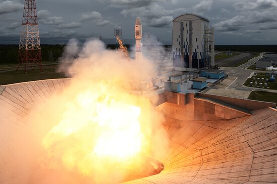 Пуск РН"Союз-2.1б" со спутником "Метеор-М" с космодрома Восточный
